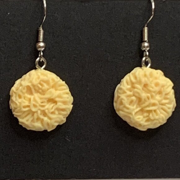 Noodle Earring, Ramen Earring, Funny Food Earring, Silly Earring, Gift Idea - Picture 5 of 6